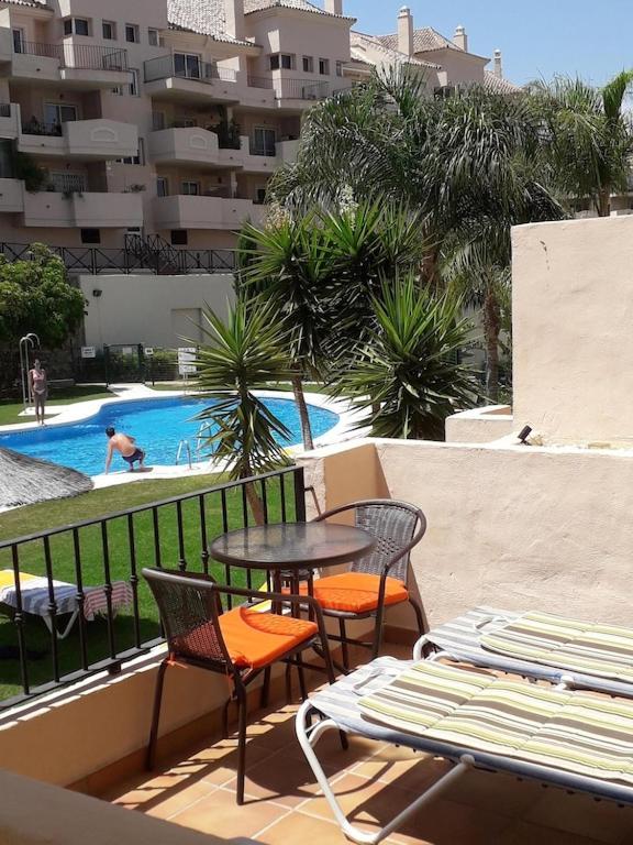 Duquesa Fairways, A Spacious Apartment With Fabulous Views And Facilities Manilva Esterno foto