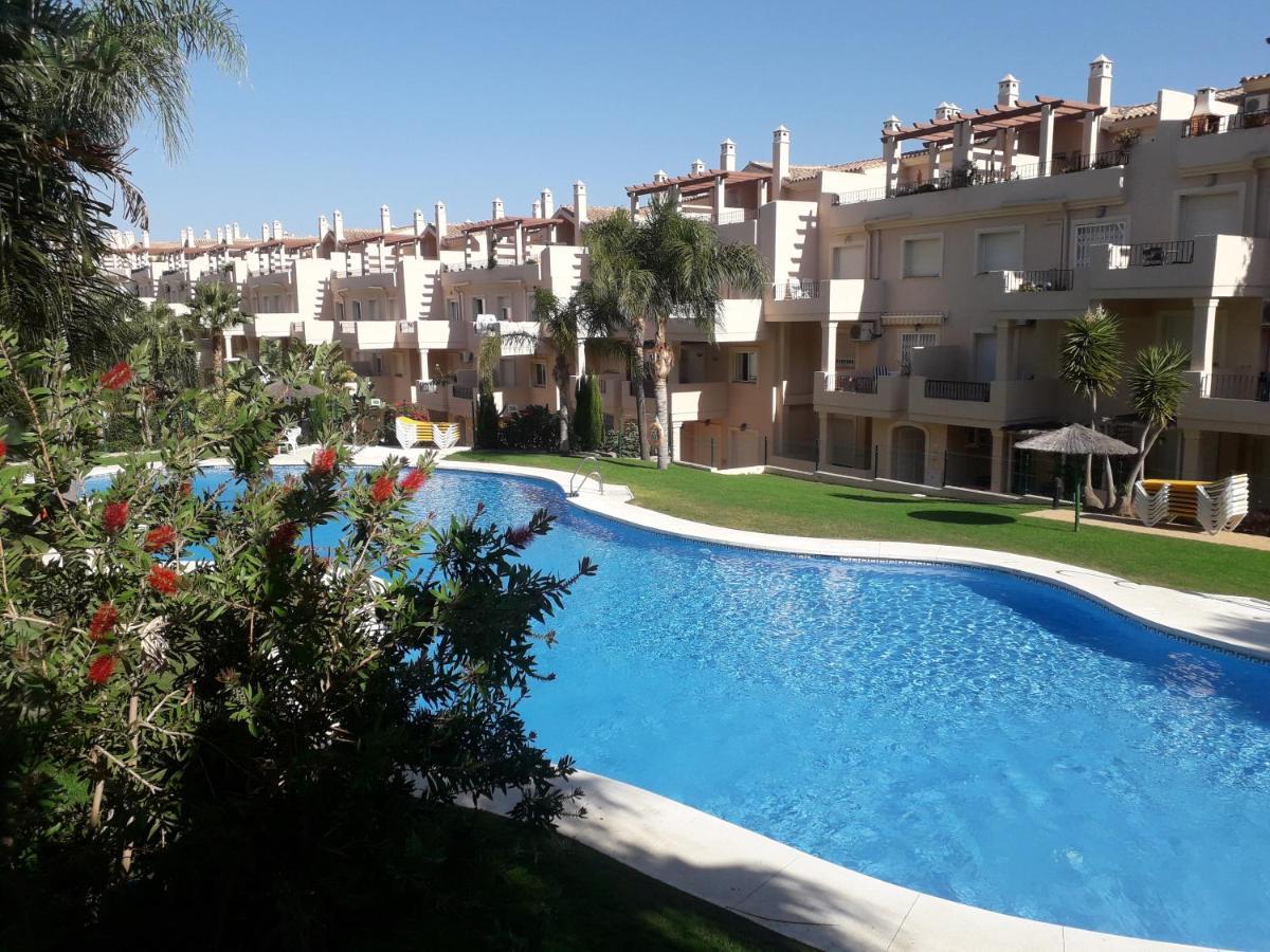 Duquesa Fairways, A Spacious Apartment With Fabulous Views And Facilities Manilva Esterno foto