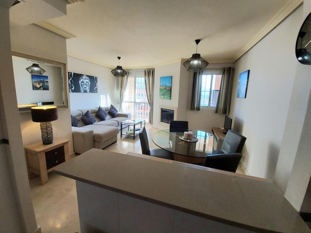 Duquesa Fairways, A Spacious Apartment With Fabulous Views And Facilities Manilva Esterno foto