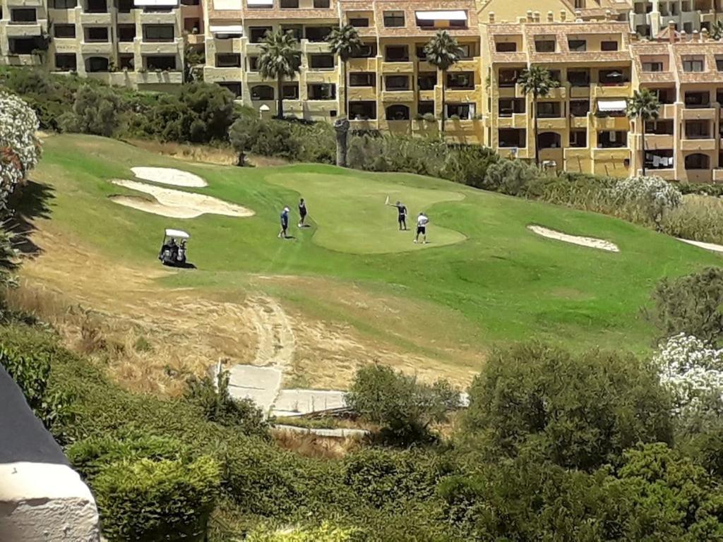 Duquesa Fairways, A Spacious Apartment With Fabulous Views And Facilities Manilva Esterno foto