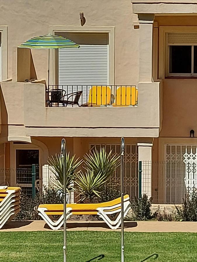 Duquesa Fairways, A Spacious Apartment With Fabulous Views And Facilities Manilva Esterno foto